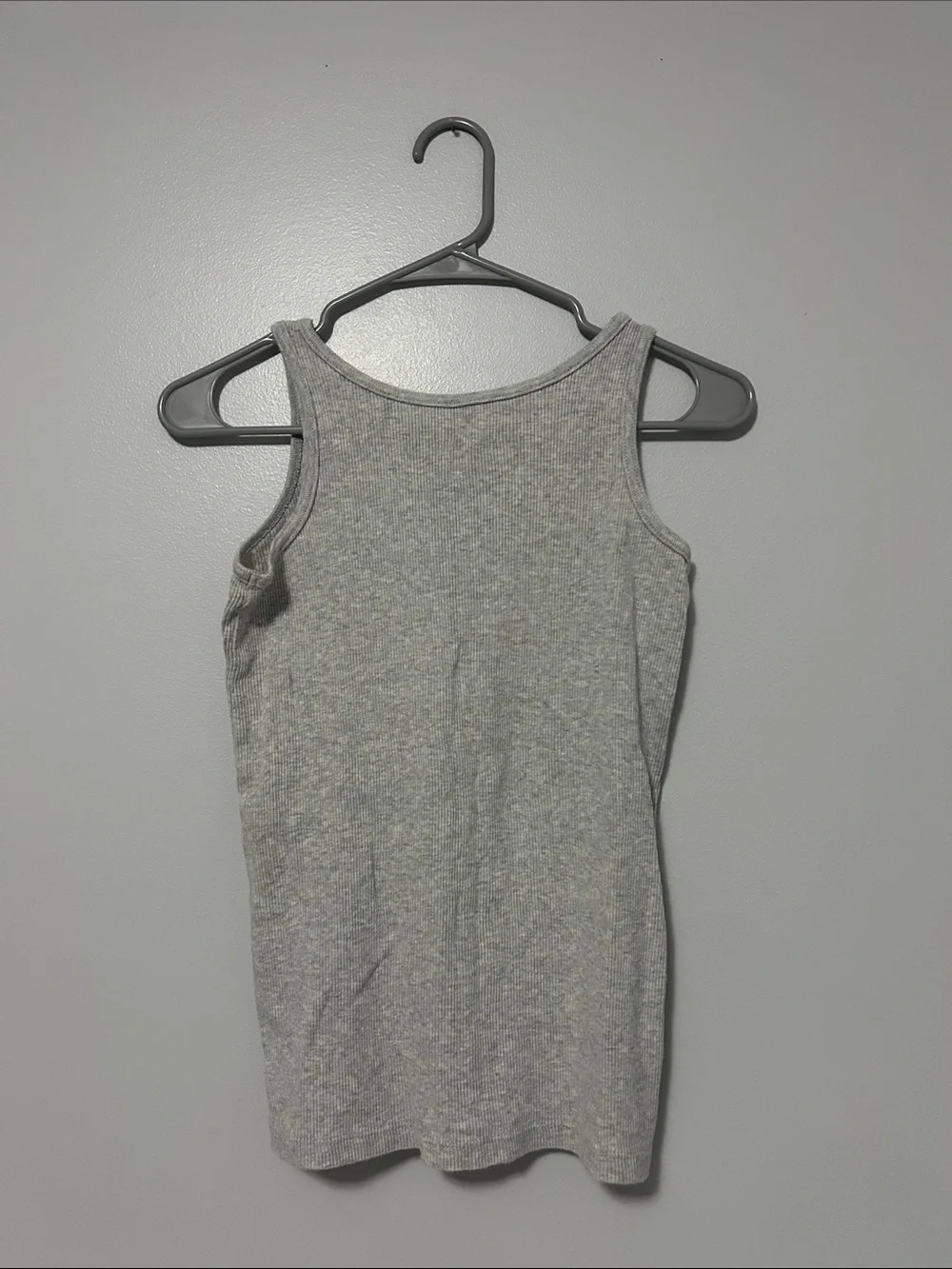 Old Navy Women's Ribbed Tank Top in Light Gray